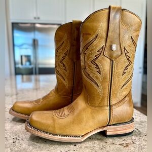 HomeTown Classic Western Leather Cowboy Boots "NEW"